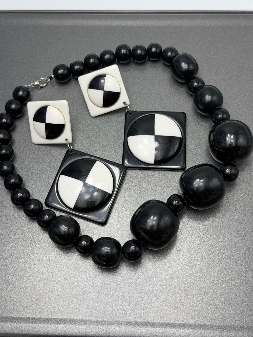 Groovy Bold Black and White necklace and clip earrings #107set